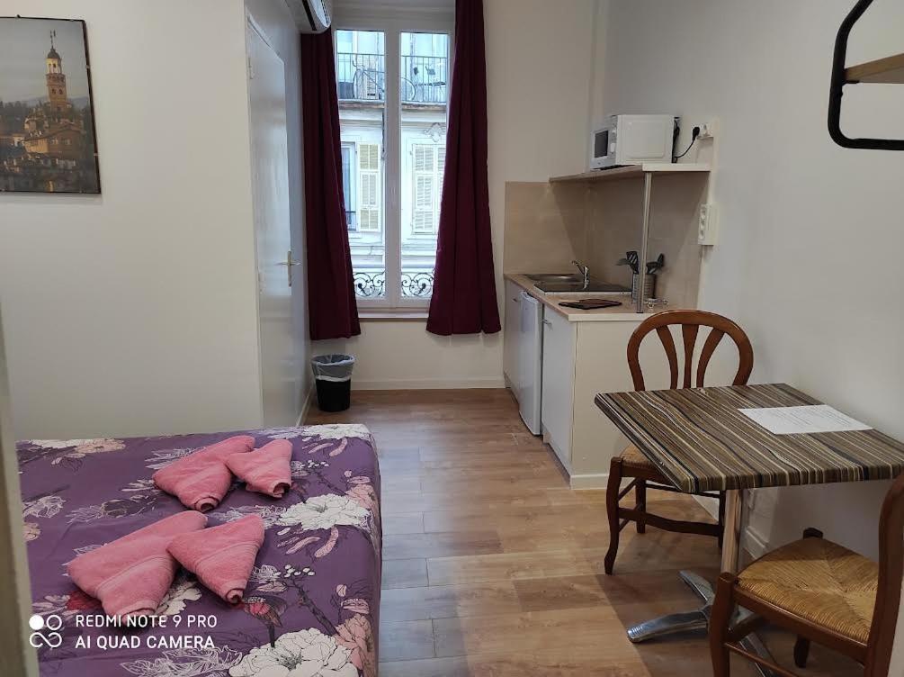 Hotel Lyonnais Nice Bagian luar foto