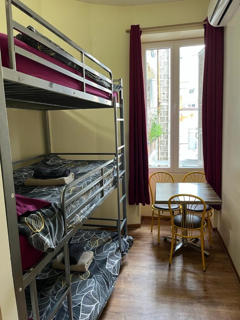 Hotel Lyonnais Nice Bagian luar foto