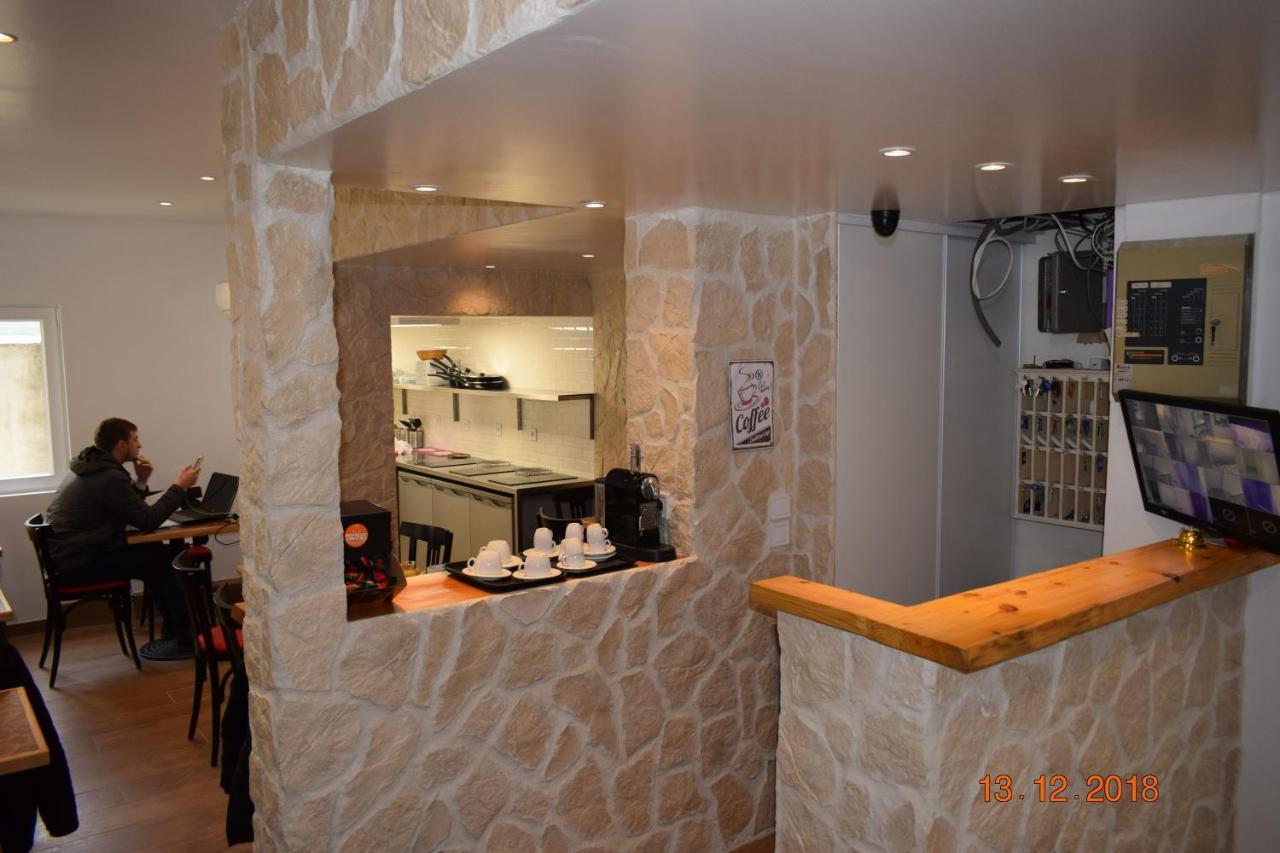 Hotel Lyonnais Nice Bagian luar foto
