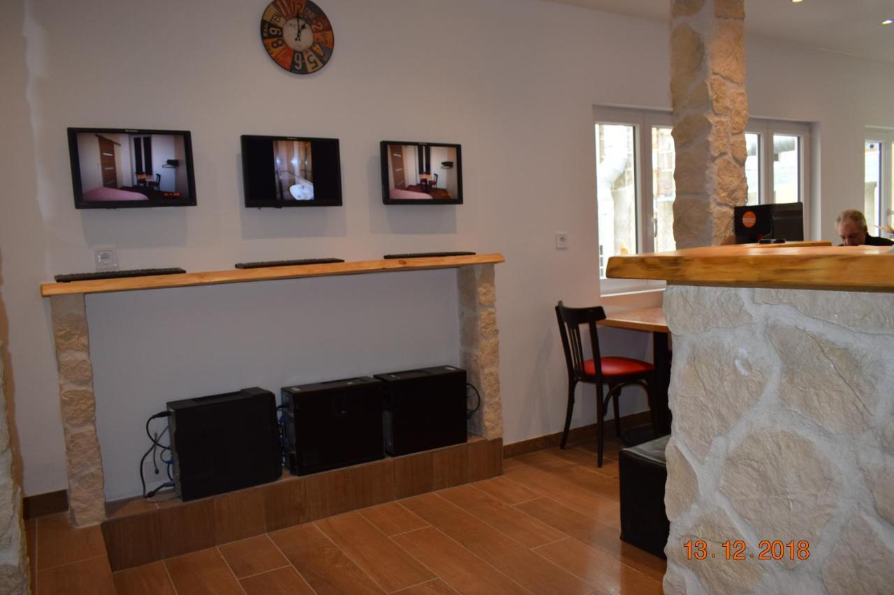 Hotel Lyonnais Nice Bagian luar foto