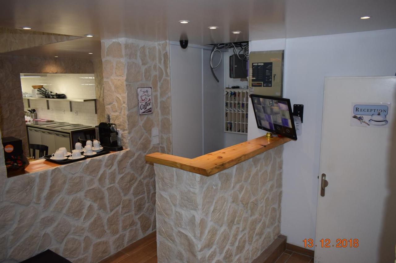 Hotel Lyonnais Nice Bagian luar foto